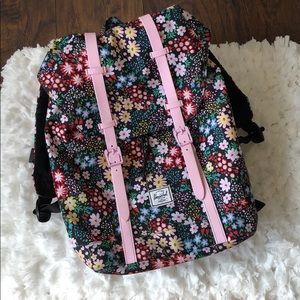 Herschel Retreat Yourh Floral Backpack 🎒